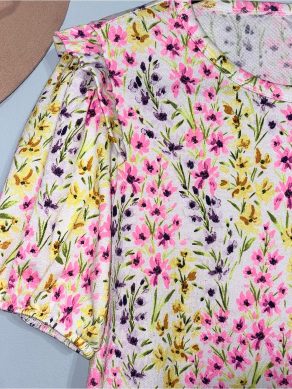 Large Crown & Ivy White Pink yellow purple Floral ruffle Puff-Sleeve Top - Picture 3 of 4